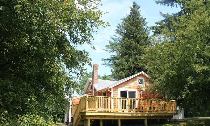 Copake Falls Cottage | Magnifique chalet à Copake Falls: au pied des Birkshires. Ski, natation, randonnée.