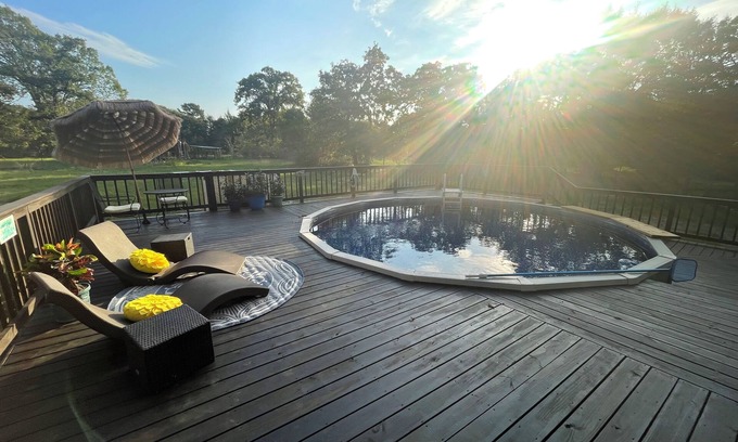 Bellville Maison | Beautiful country home escape with private pool in Bellville, TX