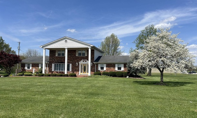 Florence Maison | Beautiful country retreat in the heart of NKY! Minutes from downtown Cincinnati.