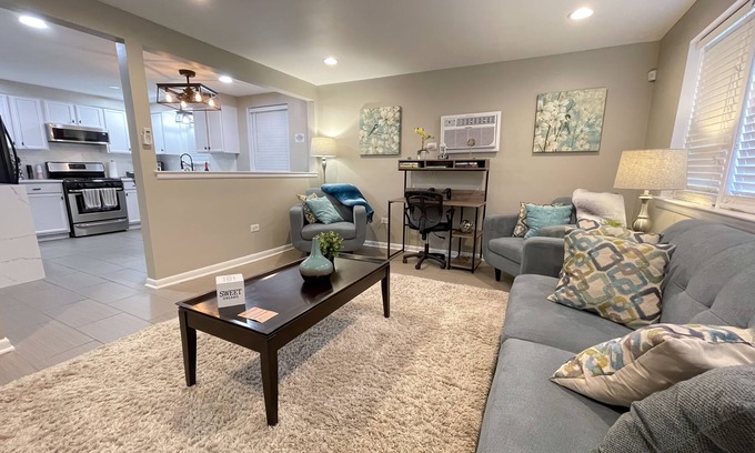 Elmwood Park Appartement | Beautiful & Cozy 2bd/1b Near O’Hare & Metra (MD-W)