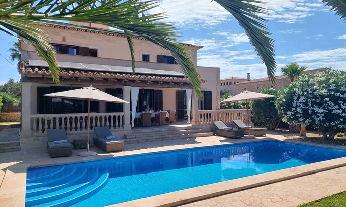 Cala Santany Maison | belle villa confortable dans le quartier chic de Sa Torre, piscine, vue mer, cheminée, chauffage central