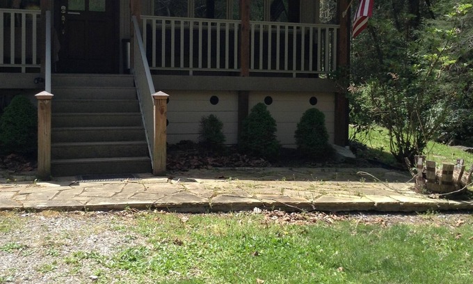 Fayetteville Maison | Beautiful Creek side 4 Bedroom, 4 Bathroom House