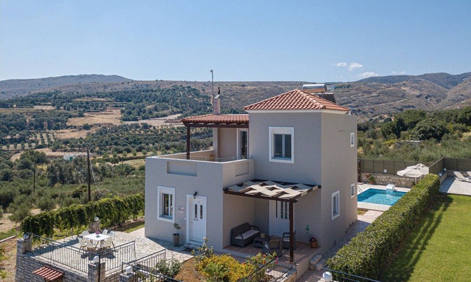 Agia Triada Villa | Beautiful Crete Villa | Villa Aquazura | Private Pool | BBQ | Air conditioning | WIFI | Agia Triada