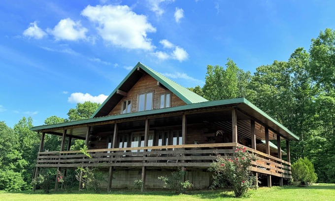 Hardin County Cabine | Beautiful custom built cabin near Garden of the Gods