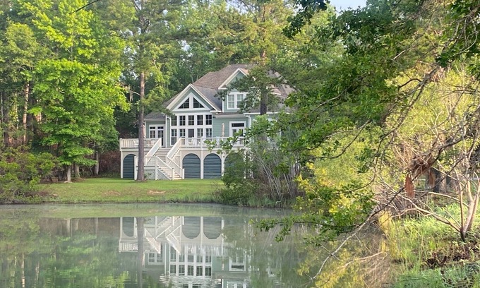 Georgetown Maison | Beautiful Custom Home Overlooking Pond