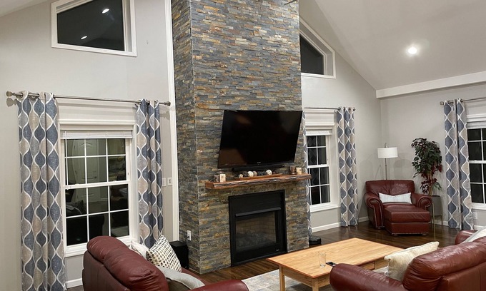 Bernardsville Maison | Beautiful Custom Home on 1.5 acres of Serene Property w/ Movie Room