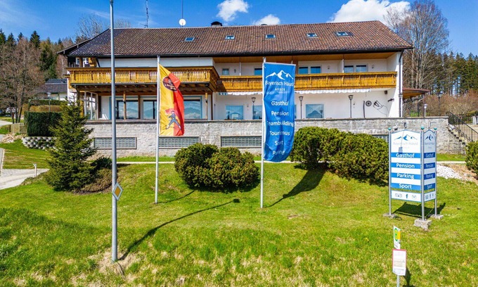 Bayerisch Eisenstein Maison | Merveilleuse maison de vacances privée pour 36 personnes avec WIFI, TV, terrasse et parking