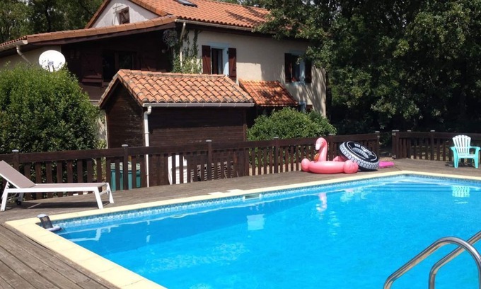 Suris Maison | Belle ferme charentaise individuelle avec grande piscine et vue dégagée