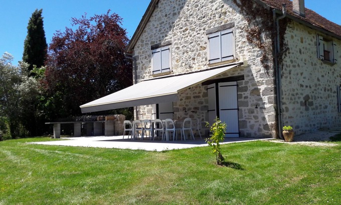 Saint-Julien-Maumont Maison | Belle grange entierement renovée avec piscine