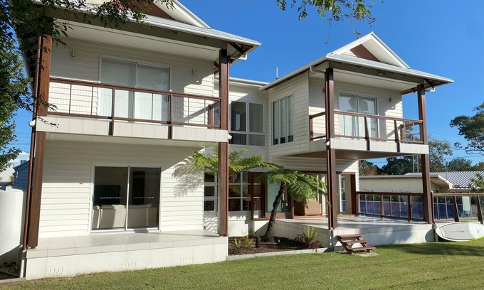 Torquay Maison | Belle maison familiale de plage avec piscine sur la meilleure plage de la baie
