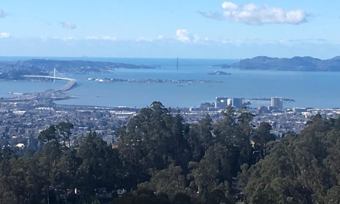 Forestland Maison | Belle maison familiale dans les collines d'Oakland avec vue panoramique sur la baie SF