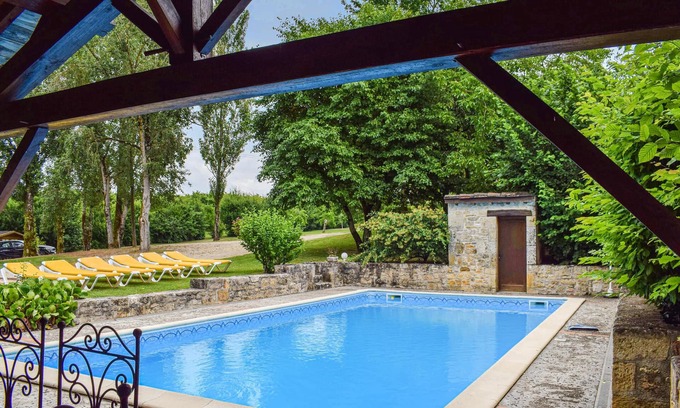 Montcabrier Maison | 7 chambres hébergement à Monségur