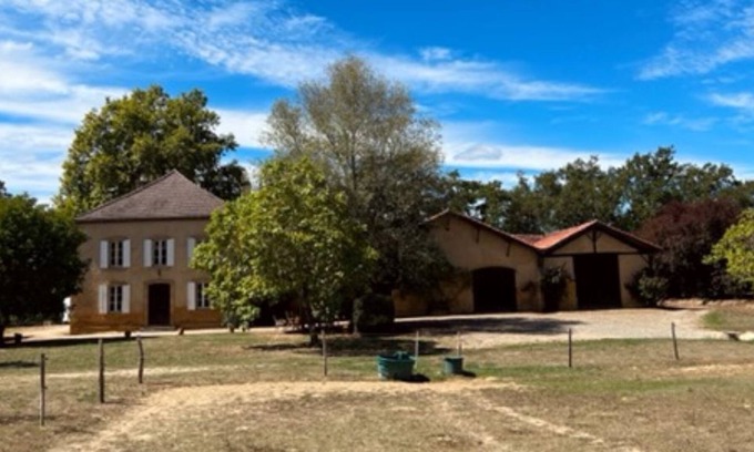 Monguilhem Maison | Beautiful family property with swimming pool, horses, charm and authenticity.
