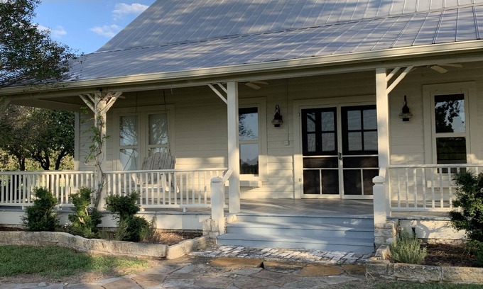 Fayetteville Autre | Beautiful Farmhouse in Round Top/Faytteville on 63 Acres