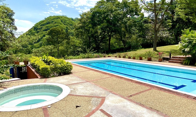 Tobia Maison | Beautiful FINCA House Pool Volleyball WiFi Villeta