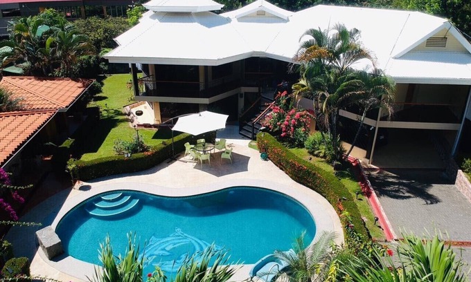 Quebrada La Gamba Maison | Rez-de-chaussée d'une belle maison neuve avec piscine! Disponible par jour (s) semaine ou mois