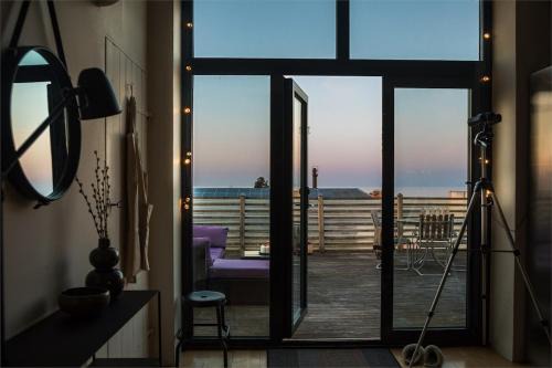 Kivik Appartement | Beautiful flat with sea view & roof terrace