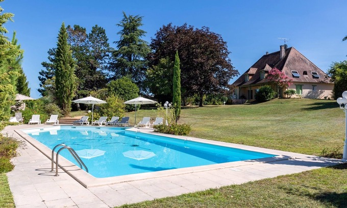 Condat-sur-Trincou Maison | Belle maison de charme avec parc ombragè et piscine près de Brantome