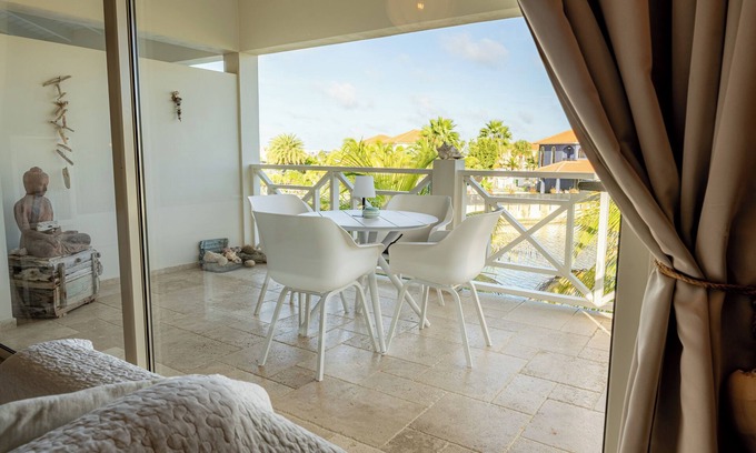 Kralendijk Appartement | Beautiful fully furnished apartment located on a private peninsula.
