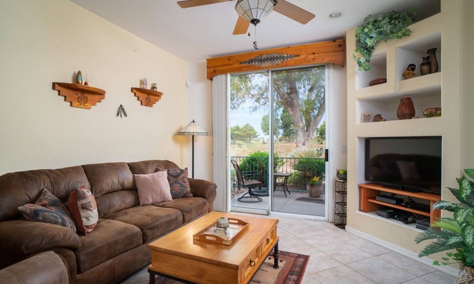 Superstition Lakes Copropriété | Beautiful Golf Course view with gorgeous sunsets