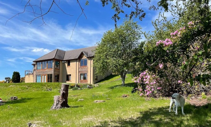 Elgin Appartement | Beautiful Hillside Apartment near Elgin, Scotland