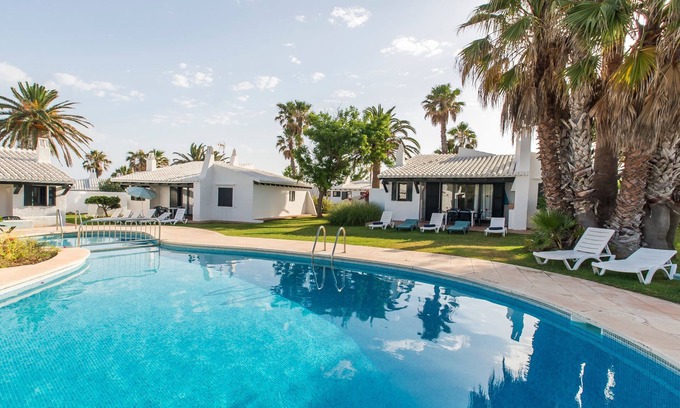 Binisafua Maison | Belle maison de vacances dans un complexe résidentiel avec piscine, Wi-Fi, terrasse et pelouse