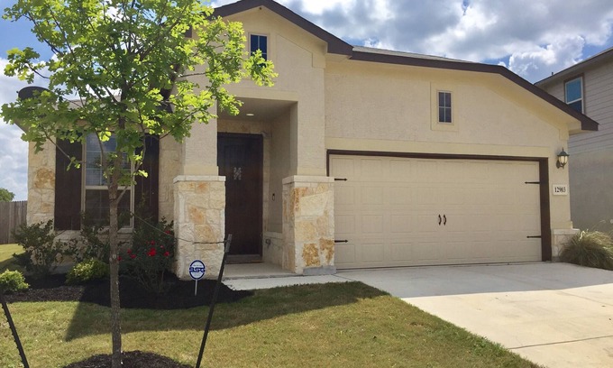 Wetmore Maison | Beautiful home 5 min drive from main SA attractions