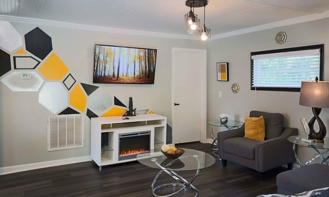 Apex Maison | Beautiful Home At Downtown Apex