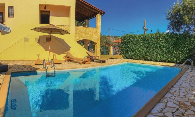 Ziria Maison | Belle maison à Aigio