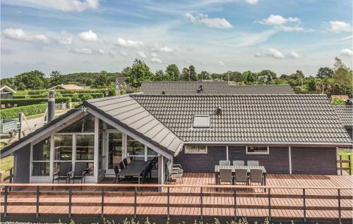 Skastrup Strand Maison | Beautiful Home In Bogense With Kitchen