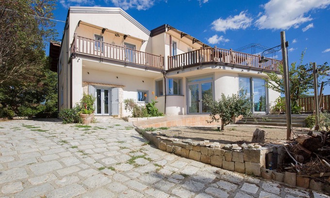 Colobraro Maison | Beautiful home in Colobraro with WiFi