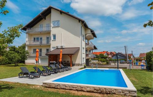 Dugo Selo Maison | Beautiful Home In Dugo Selo With Wifi