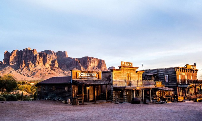 East Mesa Maison | Beautiful Home in East Mesa Arizona close to Superstition Mountains!