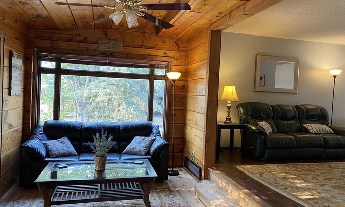 Glendo Maison | Beautiful Home in Glendo