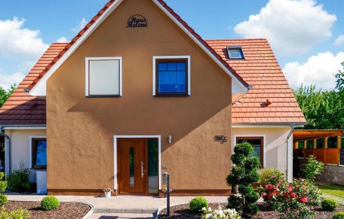 Jesendorf Maison | Beautiful Home In Jesendorf With Sauna