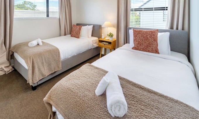 Christchurch Maison | Beautiful home Near CBD Pet Friendly with Carpark