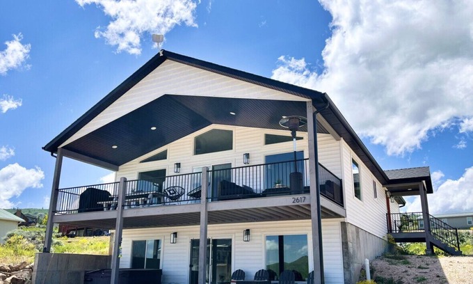 Sweetwater Maison | Beautiful Home Near Bear Lake Golf Course! Hot Tub & Pool Table! Ideal Beach Resort Access Included!