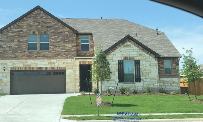 Hutto Maison | Beautiful Home with Modern Rooms