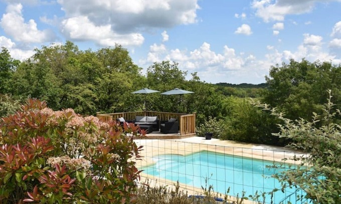 Saint-Cernin Maison | Beautiful house with pool set in private grounds.