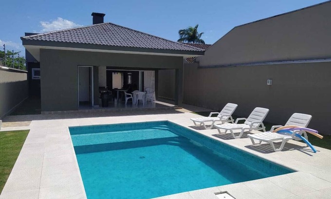 Caioba Maison | BEAUTIFUL HOUSE IN CAIOBÁ WITH POOL - MATINHOS, PARANÁ FOR 12 PERSONS