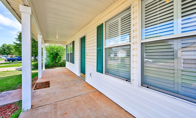 Wheatland Maison | Belle maison dans un quartier calme juste à côté de la I-40.