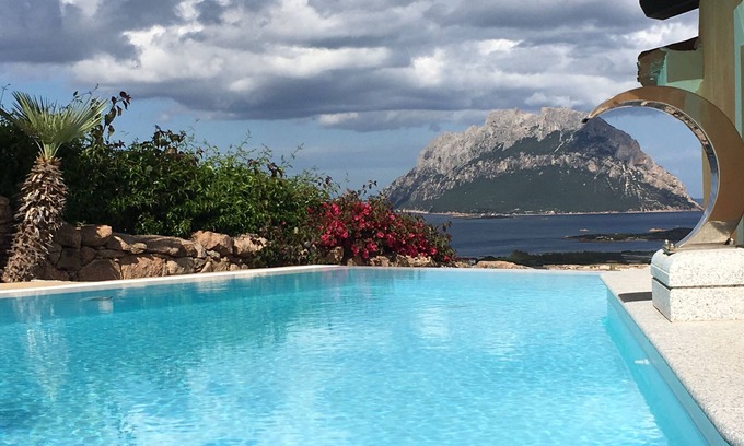 Porto San Paolo Villa | BELLE MAISON. PANORAMA FANTASTIQUE. ATMOSPHÈRE DE RÊVE.