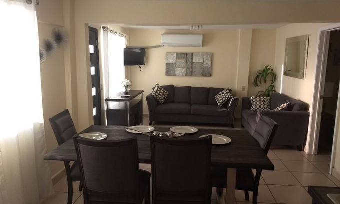 Tijuana Maison | Beautiful House on 2nd Floor (Close to the airport!)