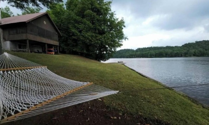 Croghan Cottage | Beautiful house on the lake with a boat launch.
