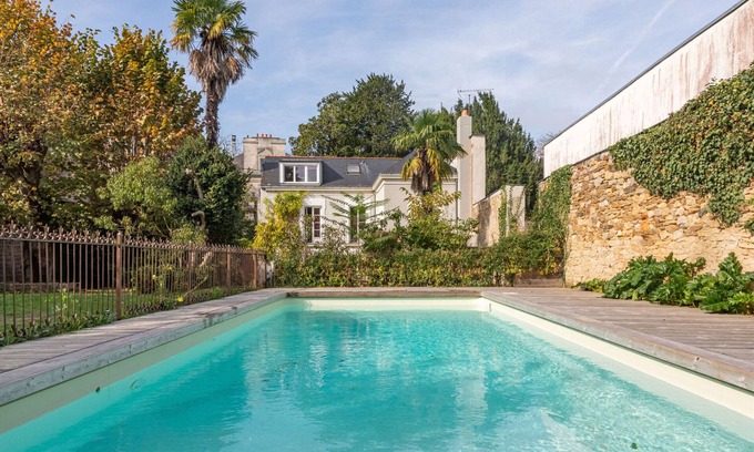 Salorges - Sainte-Anne Chalet De Ski | Belle maison contemporaine avec piscine