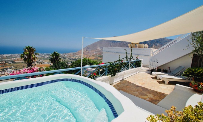 Exo Gonia Villa | Traditionnelle maison troglodytique de Santorin - Hélios