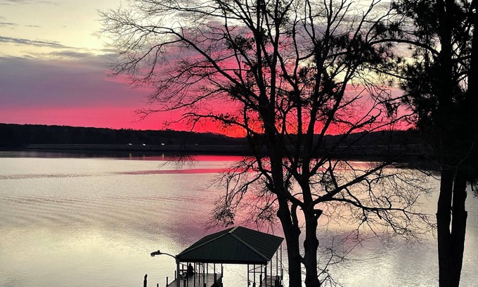 Seneca Appartement | Beautiful Lake Keowee Flat minutes from Clemson University.