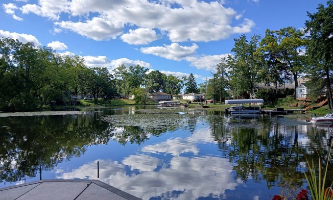 Oxbow Maison | Beautiful Lakefront Home with kayaks included! Pets allowed!