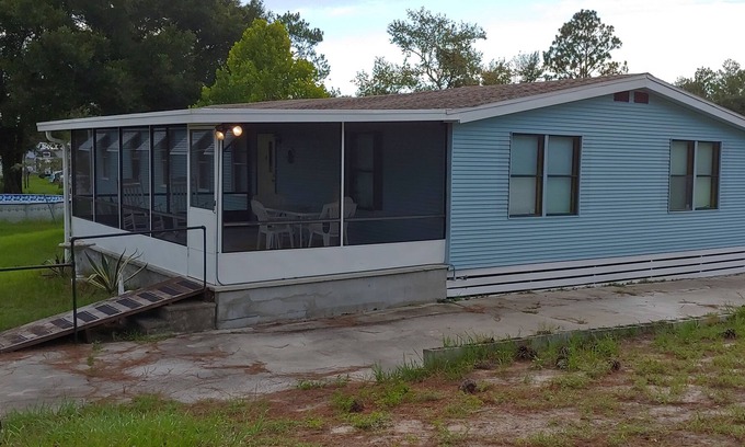 Glenwood Maison | Beautiful Large Home on Cul-de-sac 65 miles from Disney!