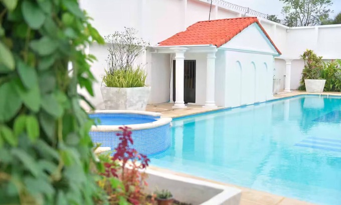 Ciudad Cariari Maison | Beautiful large palace with huge private pool less than 10min from the airport